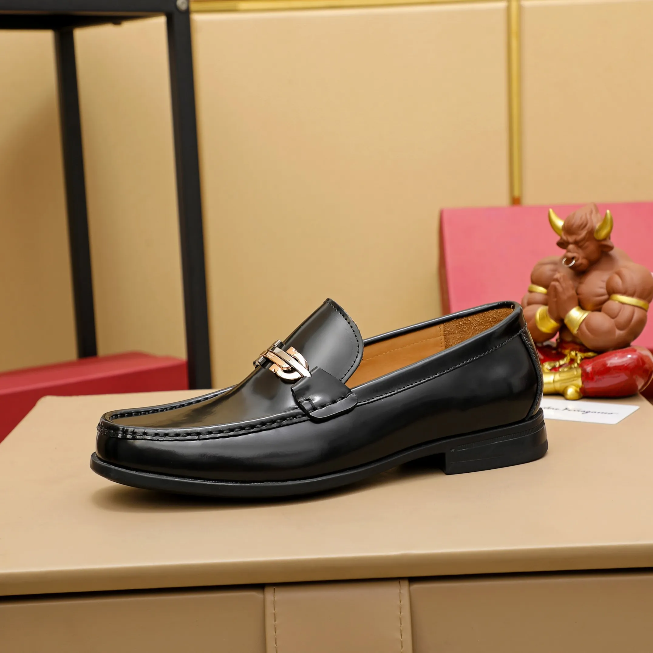 Men's clothing and shoes 💰460 🔥Ferragamo's new men's casual slip-on shoes🇨🇳Official website original 1:1 mold opening, original quality💯Fine workmanship, high-end luxury☘The upper is made of imported Italian first-layer cowhide🌴Luxury🐂leather lining🍓Rubber wear-resistant and non-slip outsole, breathable and comfortable to wear🍍The first choice for high-end men, black, size 38-45
